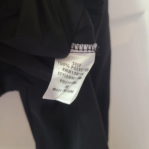 Elegant Black Puff Sleeve Crop Top - Picture 5 of 7